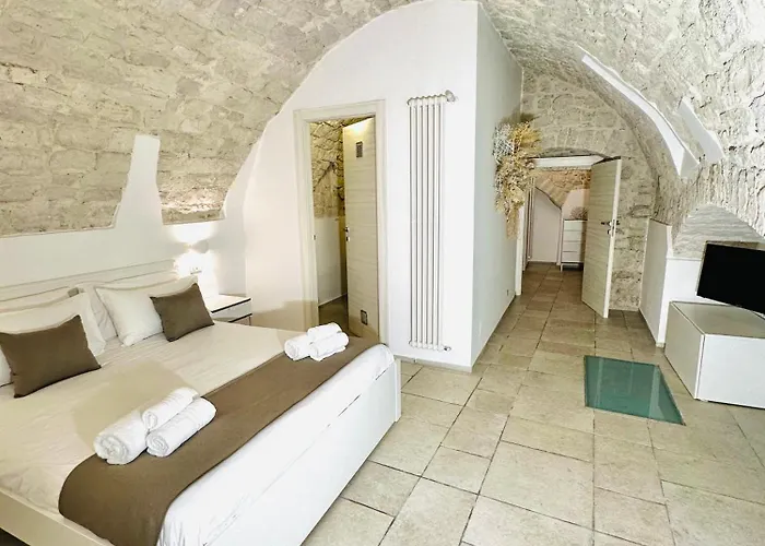 Paradise Rooms
